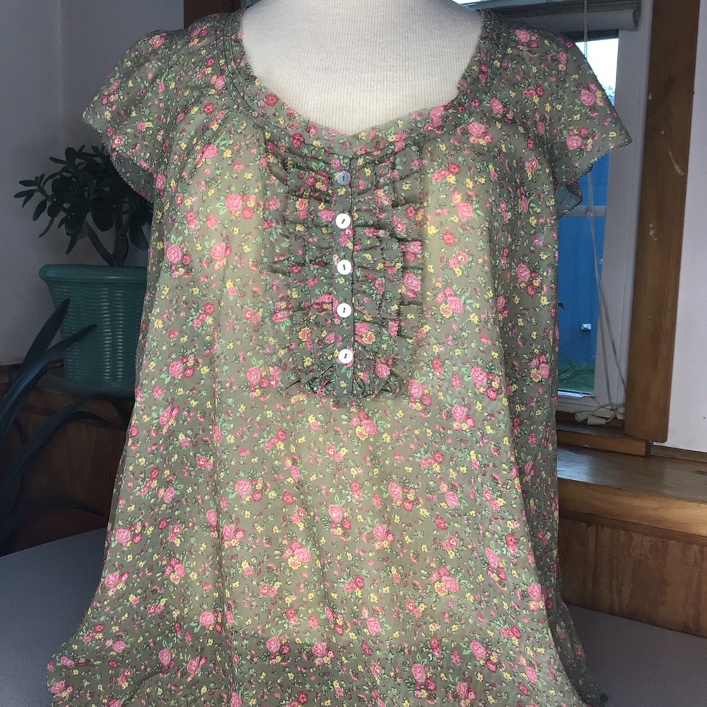 Motherhood Maternity flutter sleeve ruffle Medium